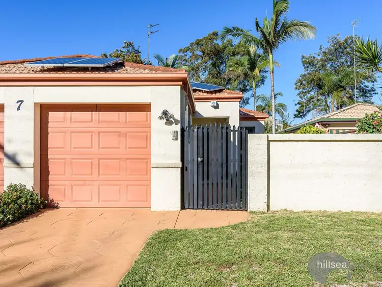 2/7 Coral Avenue, Labrador QLD 4215