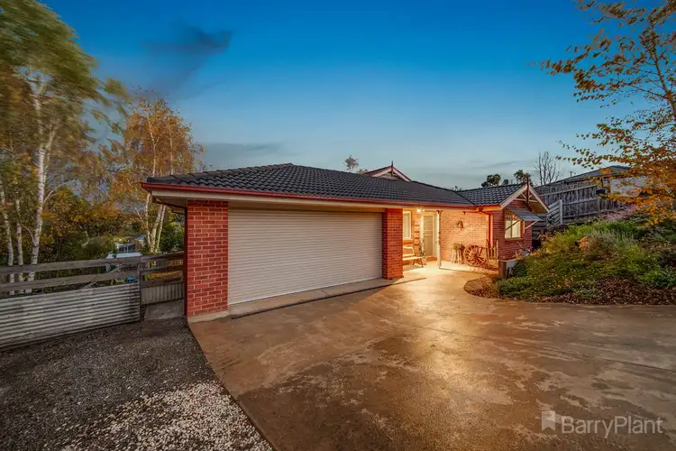 8 Monica Drive, Drouin VIC 3818