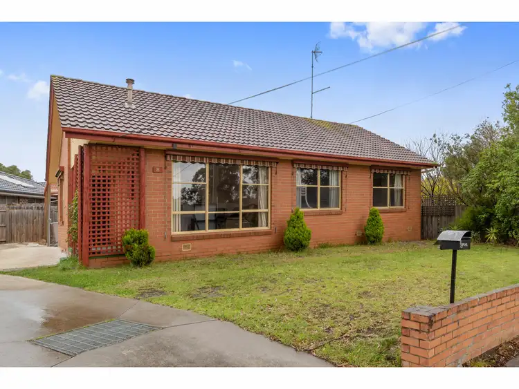 1/8 Darley Court, Frankston North VIC 3200