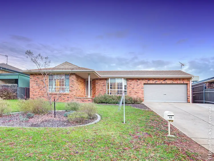 44 Brooklyn Drive, Bourkelands NSW 2650