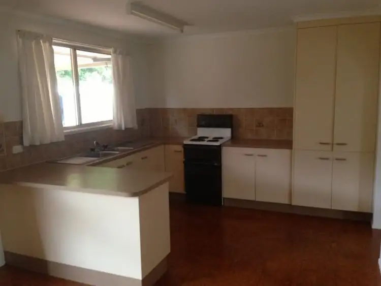 Second view of Homely house listing, 10 Iluka Place, Avenell Heights QLD 4670