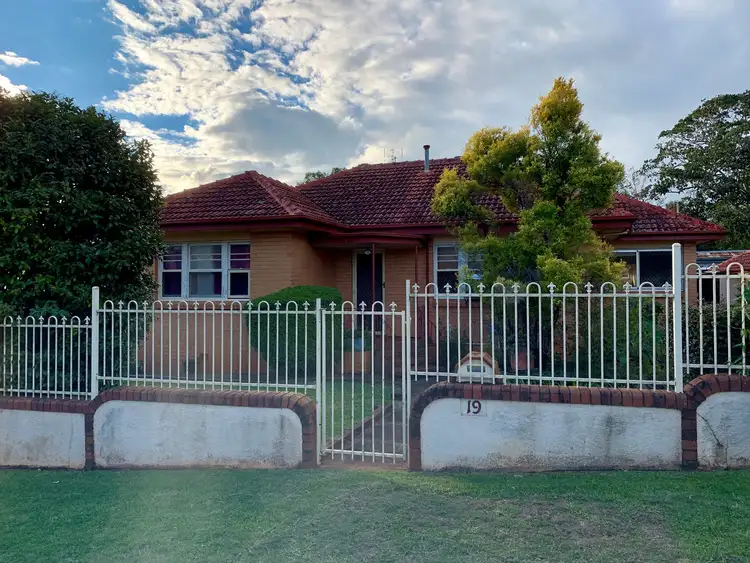 19 Mansford Street, North Toowoomba QLD 4350