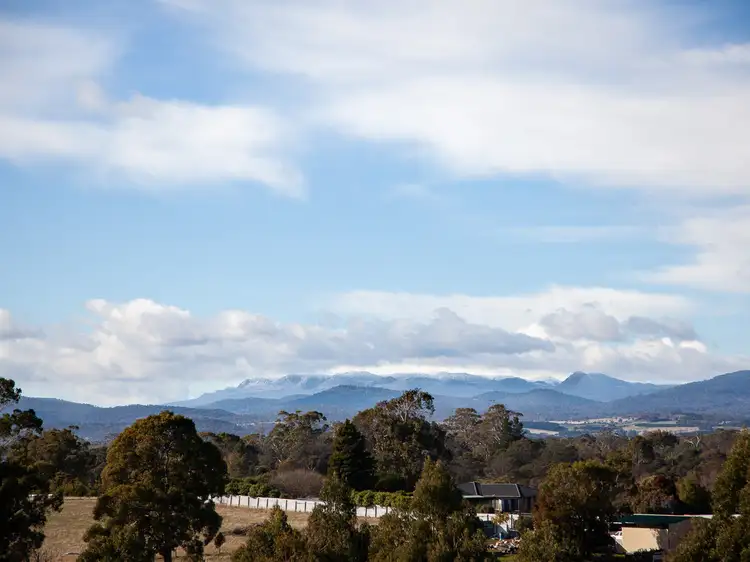 15 Pinot Parade, Youngtown TAS 7249