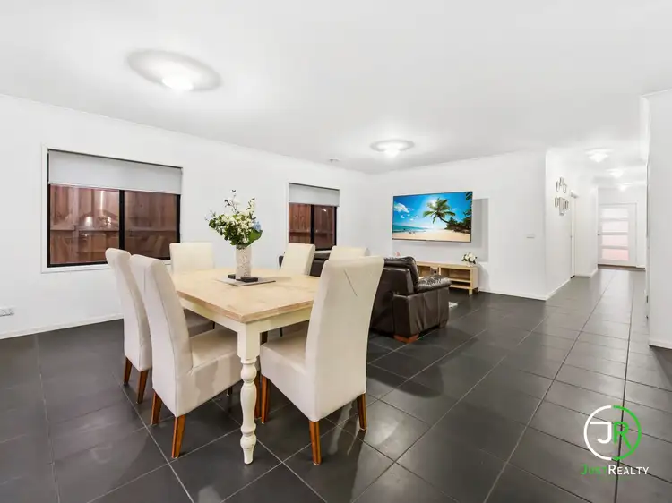 31 Chesney Circuit, Clyde VIC 3978