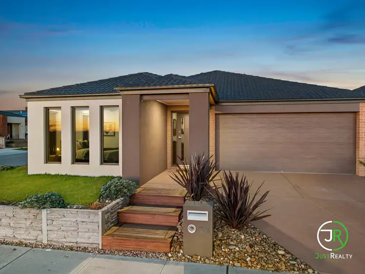 39 Avonbury Circuit, Cranbourne West VIC 3977