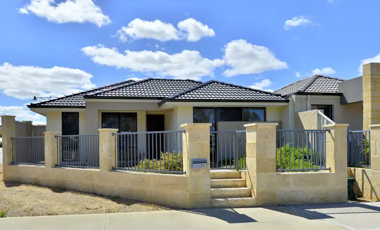 257 Pebble Beach Boulevard, Meadow Springs WA 6210