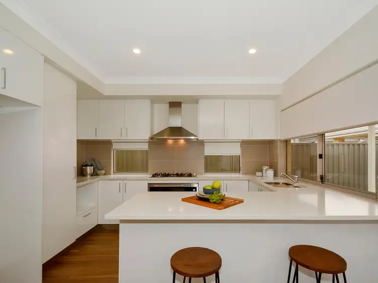 7 Roundhill Road, Aveley WA 6069