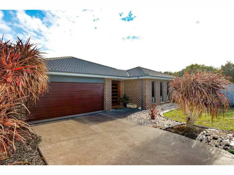 Second view of Homely house listing, 4 Gooch Court, Sale VIC 3850