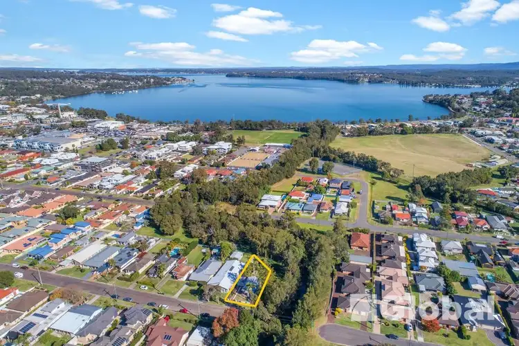 17 Martin Street, Warners Bay NSW 2282