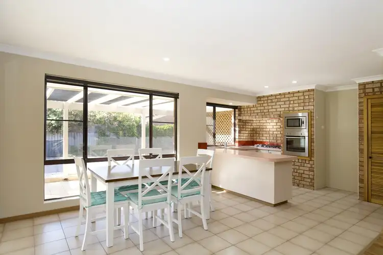 9 Brigadoon Close, Halls Head WA 6210