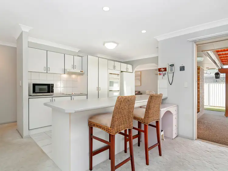 14 Carnegie Court, Coombabah QLD 4216