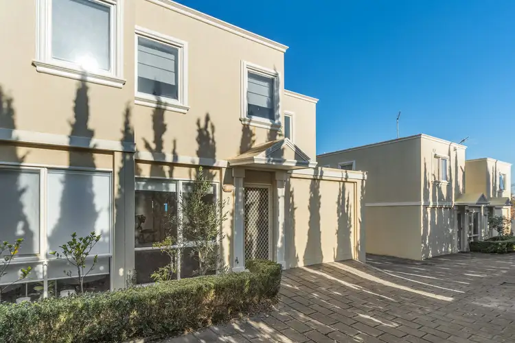 2/60 Tanti Avenue, Mornington VIC 3931
