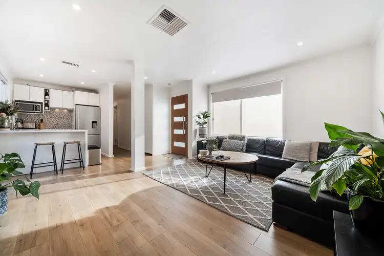 8/28 Lucerne Avenue, Mornington VIC 3931