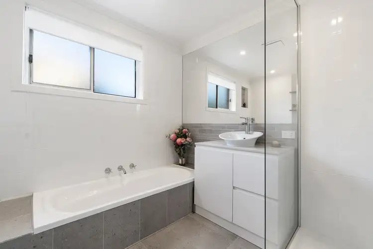 Sixth view of Homely unit listing, 8/28 Lucerne Avenue, Mornington VIC 3931