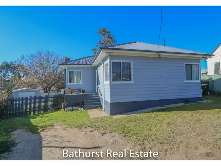 6 Hansard Place, West Bathurst NSW 2795