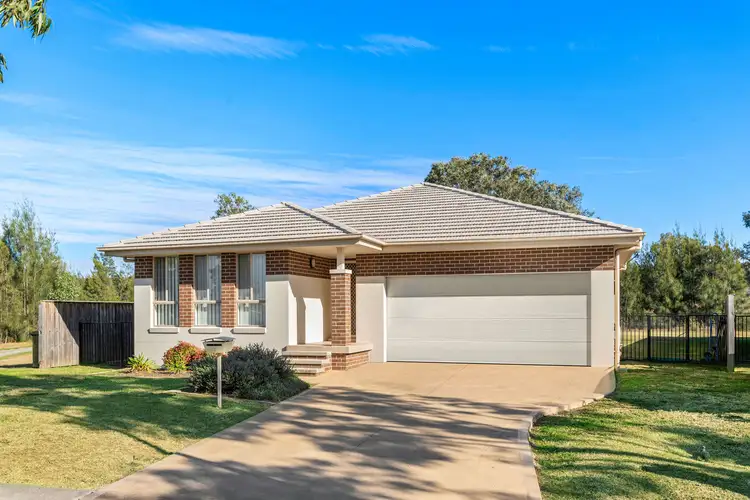 13 Stonebridge Drive, Cessnock NSW 2325