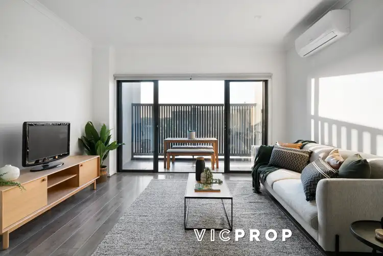 Main view of Homely townhouse listing, 5/431-433 Gaffney Street, Pascoe Vale VIC 3044