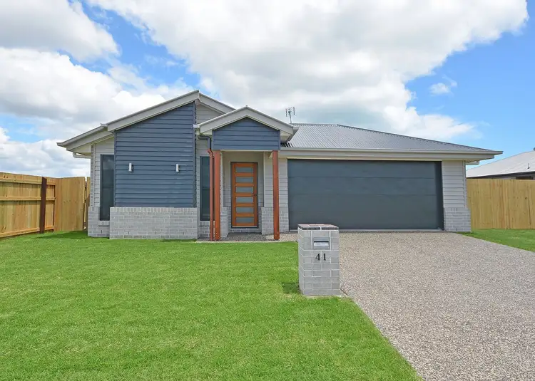 6 Waugh Street, Urangan QLD 4655