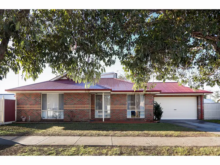 2A McGhee Street, Sale VIC 3850