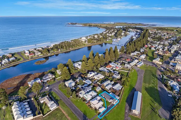 Main view of Homely house listing, 2/7 Regent Street, Port Fairy VIC 3284