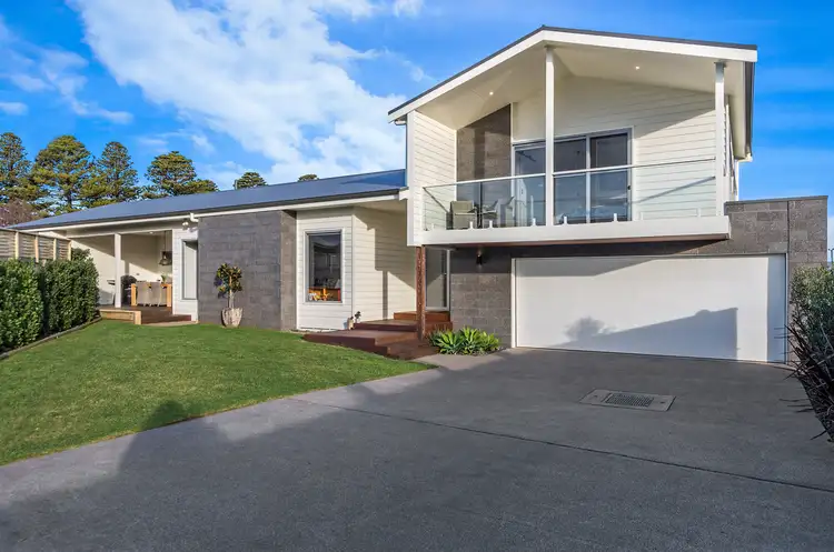 Second view of Homely house listing, 2/7 Regent Street, Port Fairy VIC 3284