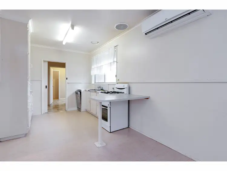 Fifth view of Homely house listing, 6 Christie Court, Sale VIC 3850