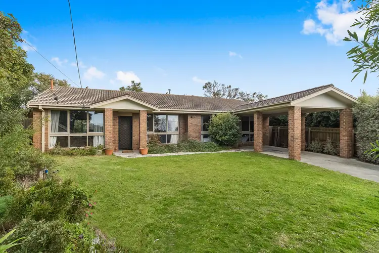 18 Burnett Crescent, Frankston South VIC 3199
