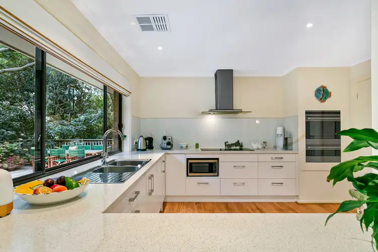 6 The Vines Court