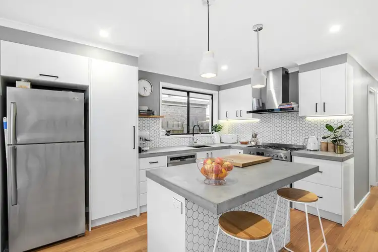 10 Boronia Avenue, Capel Sound VIC 3940
