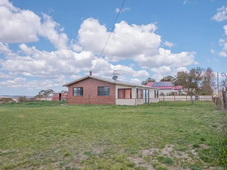 219 Falconer Street, Guyra NSW 2365