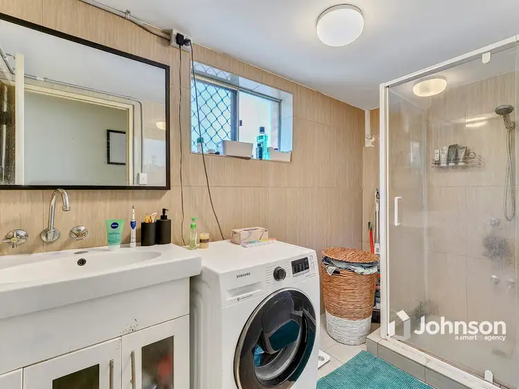 Sixth view of Homely unit listing, 4/31 Qualtrough Street, Woolloongabba QLD 4102
