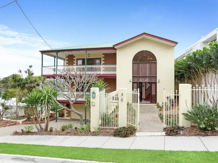4 Comus Avenue