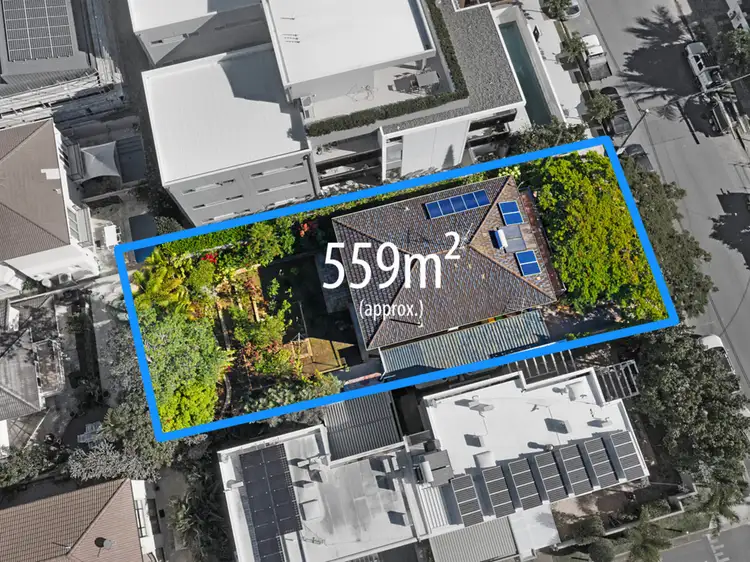46 Woodroffe Avenue, Main Beach QLD 4217