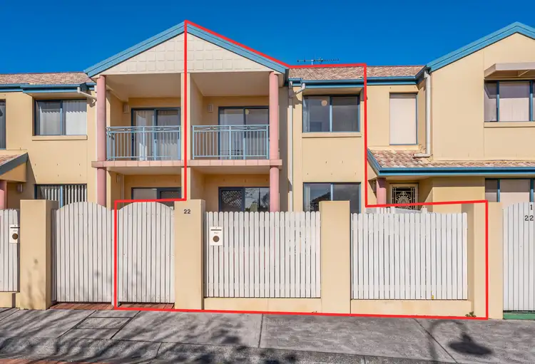 2/22 Churchill Circuit, Hamilton South NSW 2303