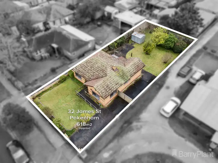 32 James Street, Pakenham VIC 3810