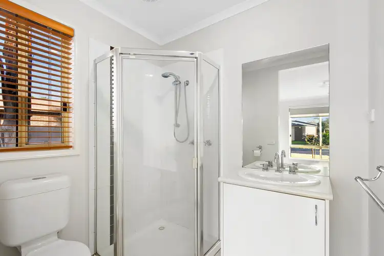 Sixth view of Homely house listing, 7 Curran Court, Wurruk VIC 3850