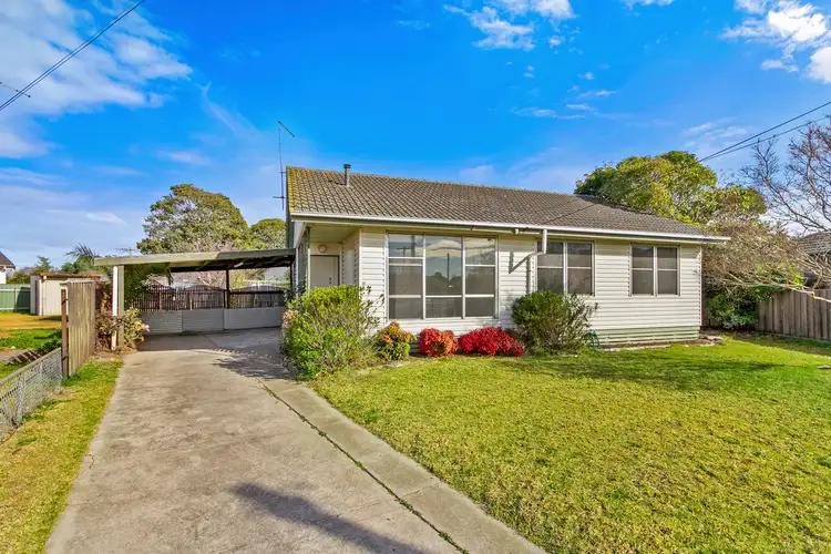 22 Overend Crescent, Sale VIC 3850