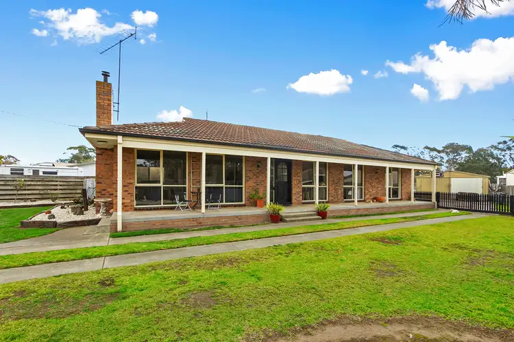11 Buckley Street, Stratford VIC 3862