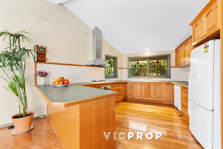 Third view of Homely house listing, 8 Gelea Crescent, Vermont South VIC 3133