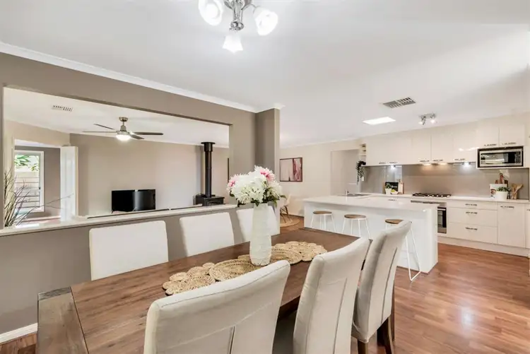 Fifth view of Homely house listing, 2 Annabelle Drive, Hallett Cove SA 5158