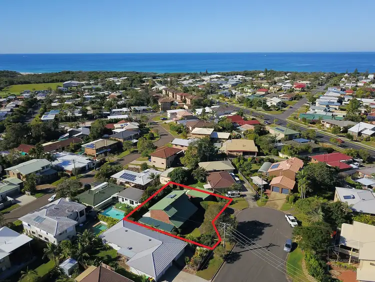 16 Matilda Crescent, Battery Hill QLD 4551