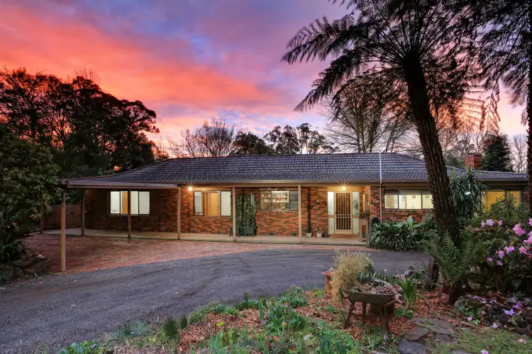 17 Margaret Road, Avonsleigh VIC 3782