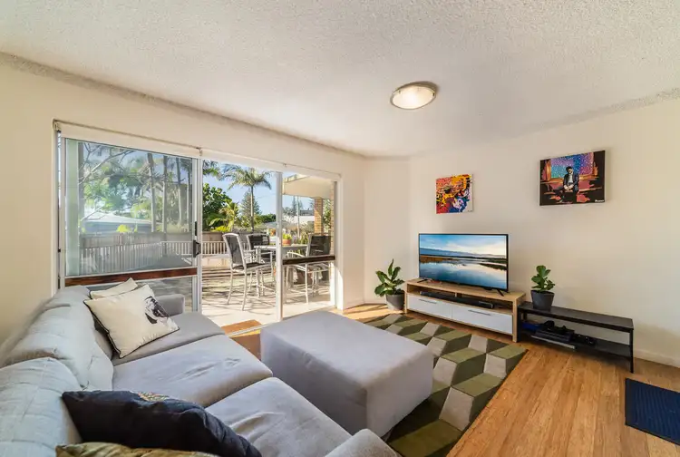 2/116 Petrel Avenue, Mermaid Beach QLD 4218