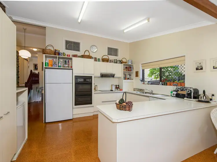 Fifth view of Homely house listing, 2 Davina Street, Tarragindi QLD 4121