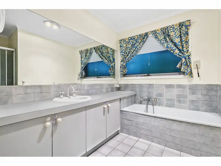 Fifth view of Homely house listing, 6 Eildon Road, Endeavour Hills VIC 3802
