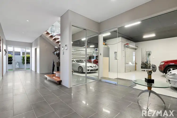 513 Esplanade, Urangan QLD 4655