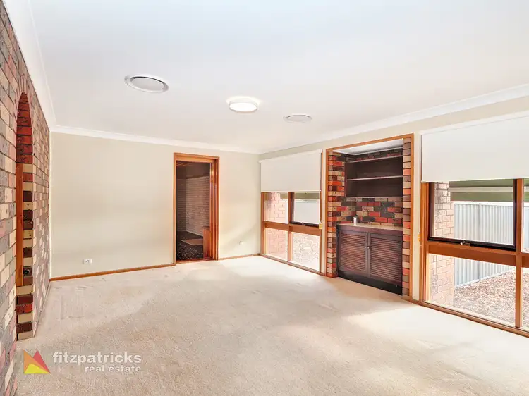 100 Lakehaven Drive, Lake Albert NSW 2650