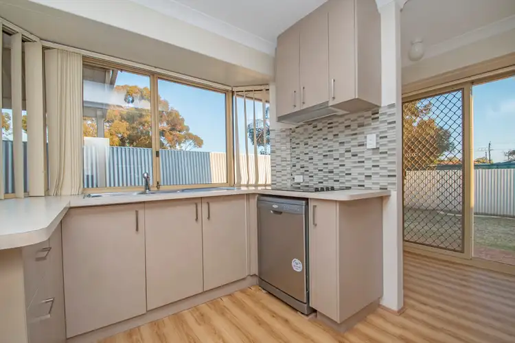2/17 Burton Place, West Lamington WA 6430