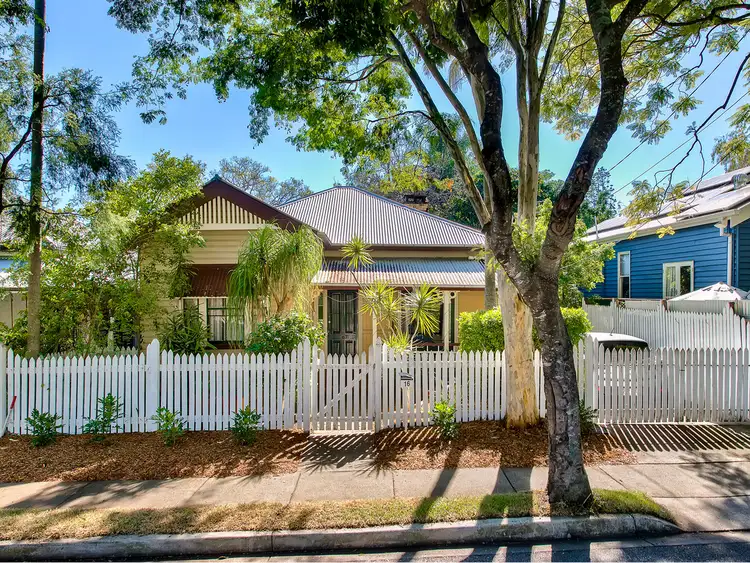 16 Westbourne Street, Highgate Hill QLD 4101