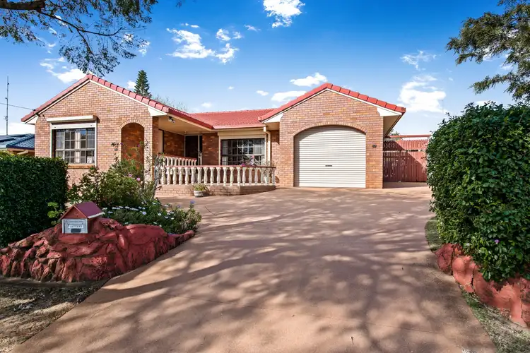 17 Damian Crescent, Kearneys Spring QLD 4350